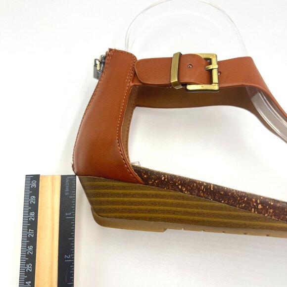 Kenneth‎ Cole Reaction Size 7.5 Cognac Brown T-Strap Low Wedges Sandals Shoes - Picture 13 of 13